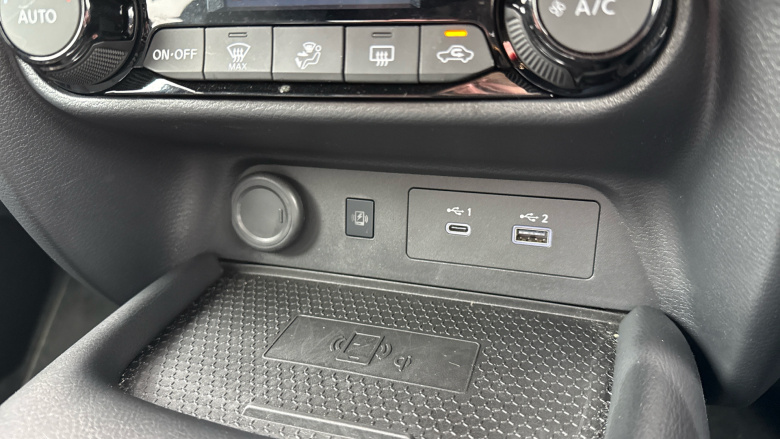 Nissan Juke 1.0 DiG-T N-Connecta 5dr DCT Petrol Hatchback